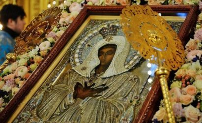 ВСЕ ВЕРНЫЕ ПРИЗЫВАЮТСЯ НА МОЛИТВУ СО СВЯТЕЙШИМ ПАТРИАРХОМ В СВОИХ ДОМАХ ВО ВРЕМЯ ОБЪЕЗДА ЕГО СВЯТЕЙШЕСТВОМ МОСКВЫ С ИКОНОЙ БОЖИЕЙ МАТЕРИ «УМИЛЕНИЕ»