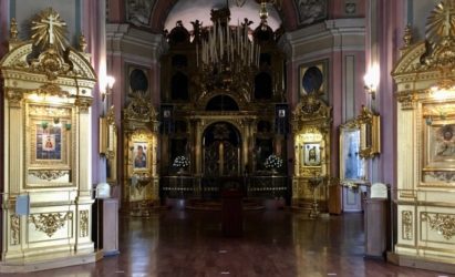 Вне богослужебного времени собор открыт для посещения прихожан
