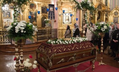 ОБЪЯВЛЕН СБОР СРЕДСТВ НА ЦВЕТЫ КО СВЯТОЙ ПЛАЩАНИЦЕ