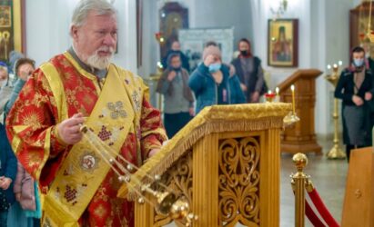 Поздравляем с днем рождения протодиакона Евгения Петровского!