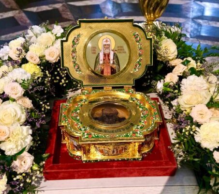 В Санкт-Петербург прибыл ковчег с частицей мощей святителя Тихона, Патриарха Всероссийского