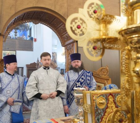 АКСИОС! Псаломщик нашего собора Дмитрий Валиков рукоположен в сан диакона